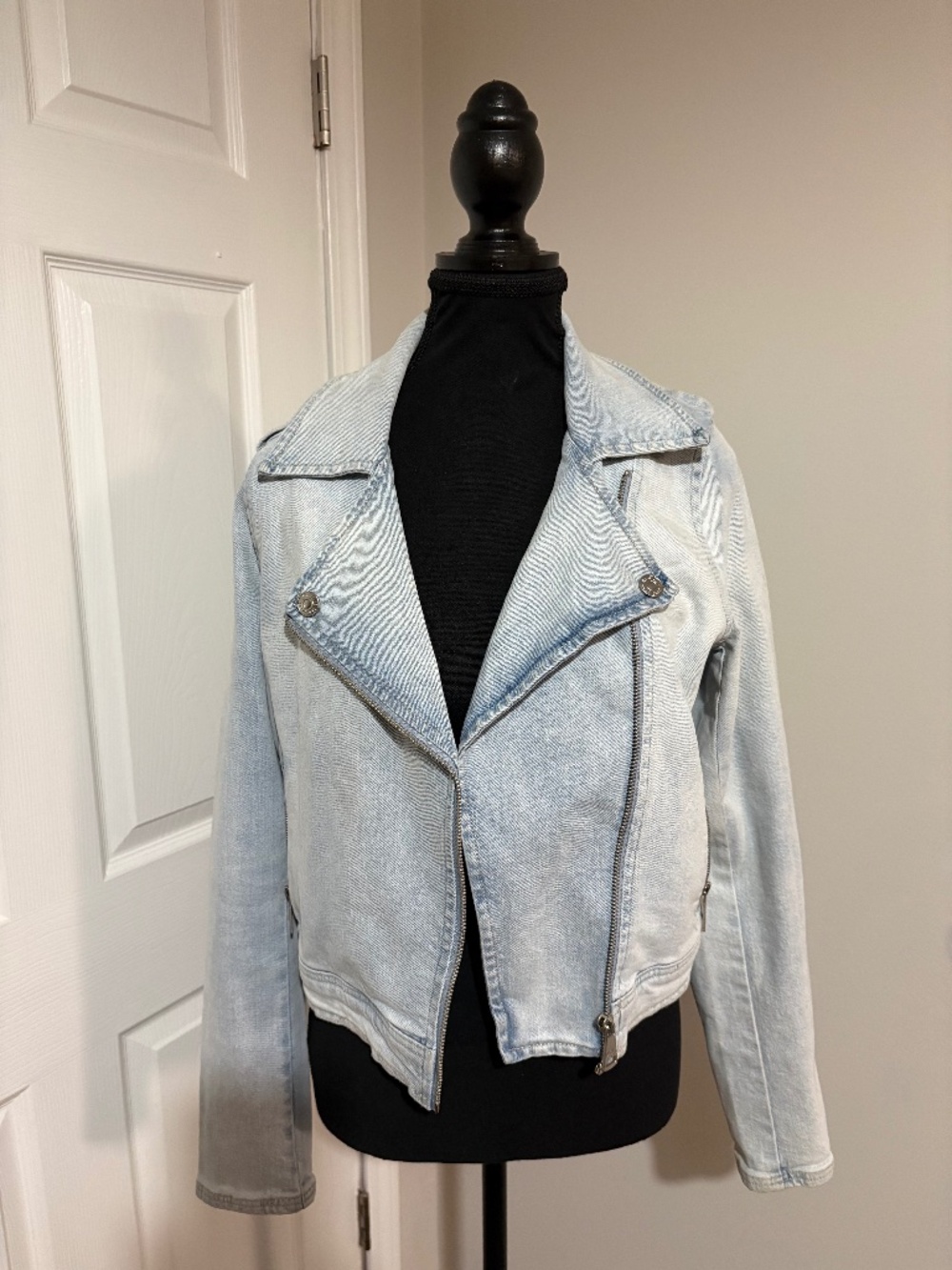DKNY Jeans